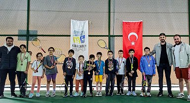 Karacabey Belediyesi Spor Tesisleri'nde minik raketler sahne aldı