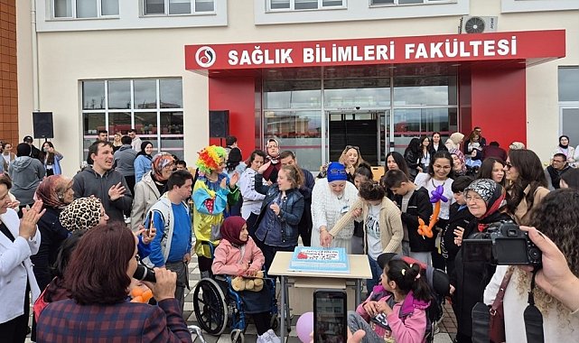 Kastamonu Üniversitesi'nde otizmli çocuklar doyasıya eğlendi