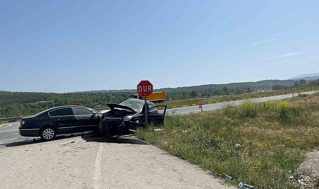 Kastamonu'da iki otomobil çarpıştı: 4 yaralı