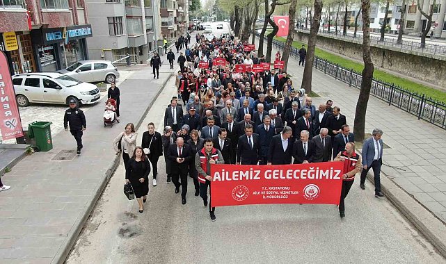 Kastamonu'da yüzlerce kişi 'aile' için yürüdü
