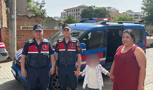 Kaybolan 8 yaşındaki çocuğu jandarma kısa sürede buldu
