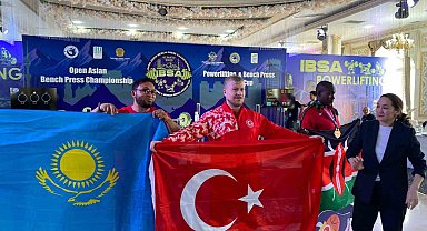 Kazakistan'da madalya yağmuru