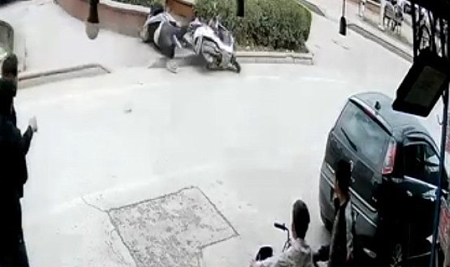 Kilis'te motosiklet sürücüsünün ağır yaralandığı kaza kamerada