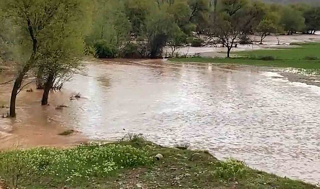 Kırıkkale'de kuvvetli sağanak: Dereler taştı, tarım arazileri zarar gördü