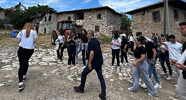 Kula'nın tarihi güzellikleri gençlerle buluşuyor