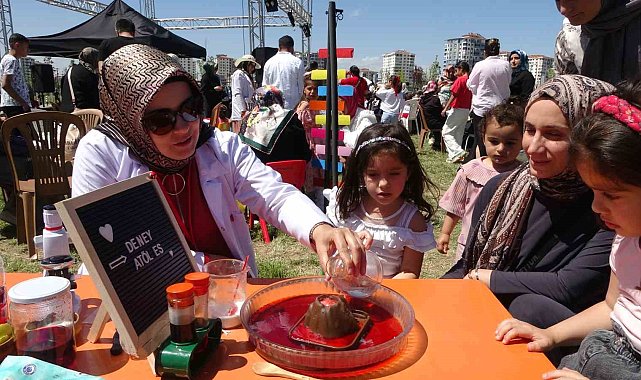 Kur'an Kursları Tanıtım Günleri'ne yoğun ilgi