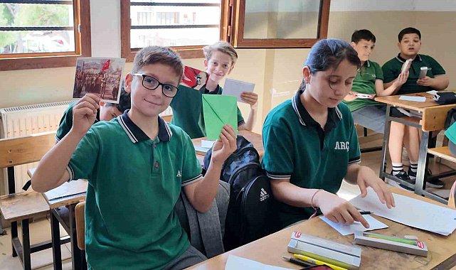 Manisalı öğrencilerden şehit annelerine duygu dolu mektup