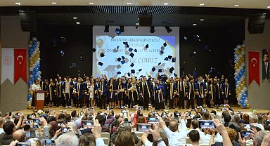 Mustafa Hakan Güvençer Fen Lisesi'nde mezuniyet coşkusu