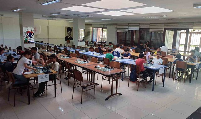 Niğde'de 19 Mayıs Satranç Turnuvası Tamamlandı