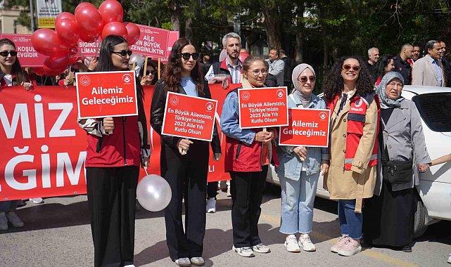 Niğde'de Aile Yılı yürüyüşü gerçekleştirildi