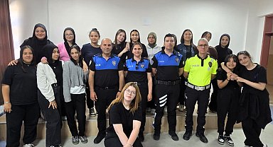 Öğrencilere polislik mesleği ve güvenli yaşam eğitimi