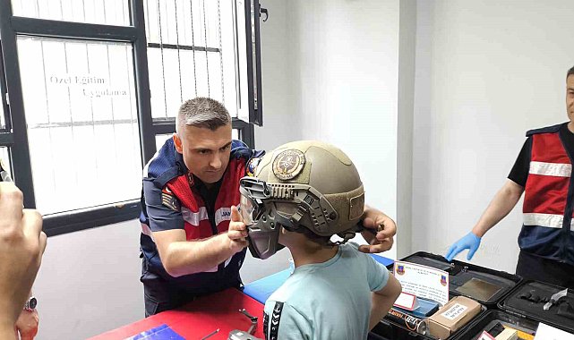 Özel bireyler, jandarmanın araç ve teçhizatlarını tanıdı