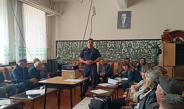 Pazaryeri'nde muhtarlara yönelik hizmet içi eğitim programı gerçekleştirildi