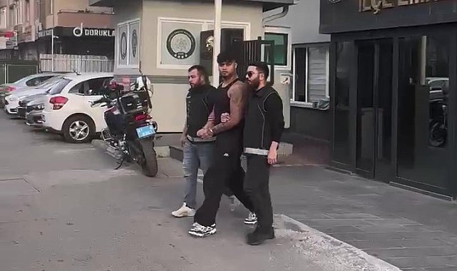 "Lvbel C5" lakaplı rapçinin adliyeye sevk edildiği anlara ait görüntüler ortaya çıktı