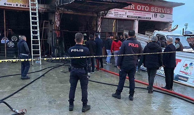 Rize'de oto döşeme atölyesinde yangın