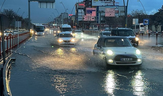 Sağanak yağış Kayseri'de hayatı olumsuz etkiledi