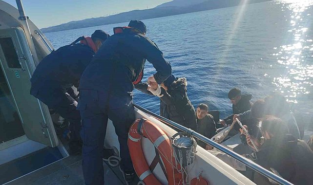 Sahil Güvenlik 21 kaçak göçmeni yakaladı, 46 göçmeni kurtardı