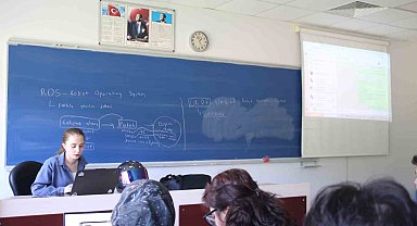 Sakarya Üniversitesi'nde 'Uygulamalarla Robotikte Yapay Zeka' etkinliği