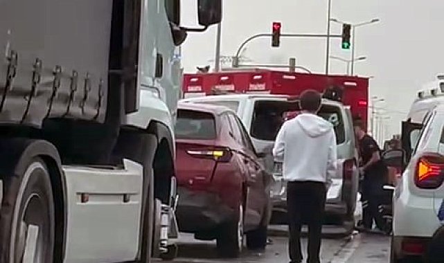 Sakarya'da SUV tarzı araç ile minibüs çarpıştı: 1 yaralı