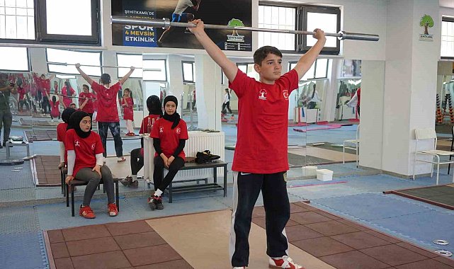 Şehitkamil'de halter kursu açıldı