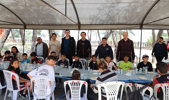 Selendi'de gençlik yürüyüşü yapıldı