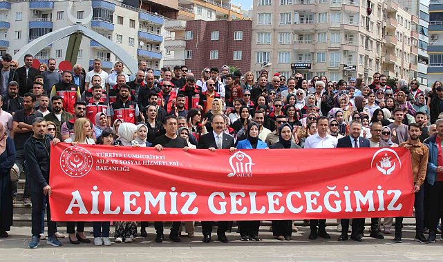 Siirt'te 'Ailemiz Geleceğimiz' yürüyüşü düzenlendi