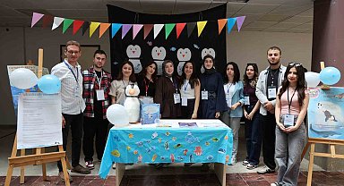 Sınıf öğretmenliği öğrencilerinden etkileşimli okuma sergisi