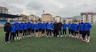 Söğütspor yönetimi, zorlu maç öncesi oyuncuların tüm alacaklarını ödedi