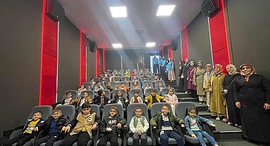Soma'da Kur'an kursu öğrencilerine sinema etkinliği