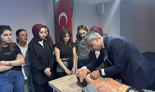 Sosyal Birliktelik Kulübü'nden hayat kurtaran etkinlik: Öğretmen adaylarına ilk yardım eğitimi