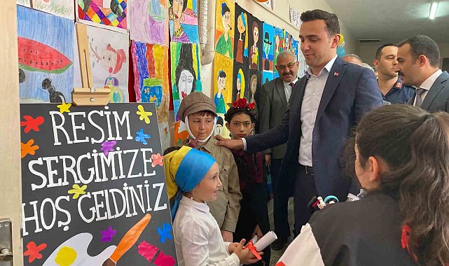 Sultandağı'nda Halk Eğitim Merkezinde yıl sonu sergisi açıldı