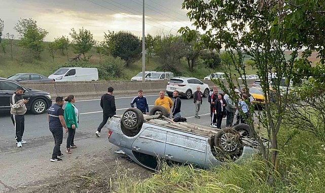 Takla atan otomobilden emniyet kemeri sayesinde yara almadan çıktı
