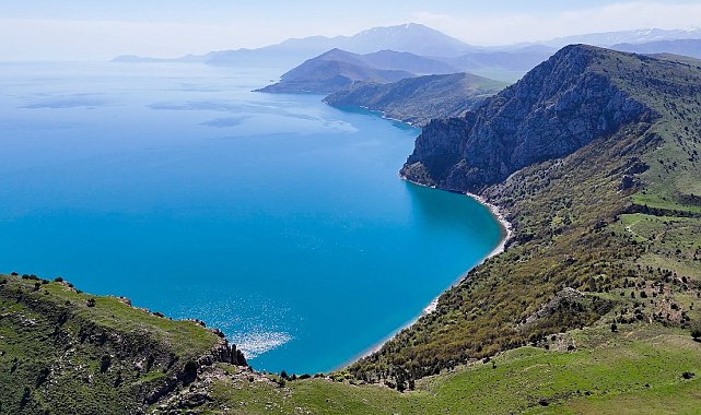 Tatvan'ın keşfedilmeyi bekleyen doğası hayran bırakıyor