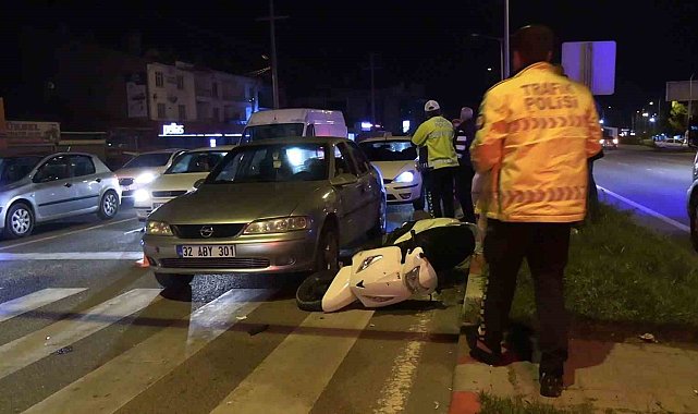 Tavşanlı'da motosiklet 2 otomobile çarptı: 1 yaralı