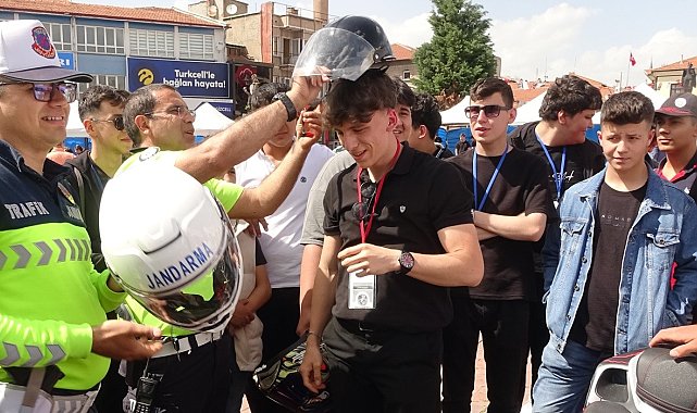 Tavşanlı'da Trafik Haftası renkli etkinliklerle kutlandı