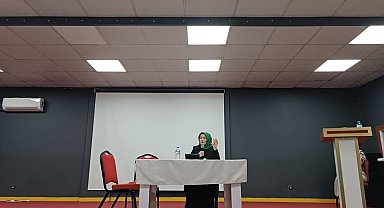 Tutak'ta "Aileyi Ayakta Tutan Değerler" konulu konferans düzenledi.