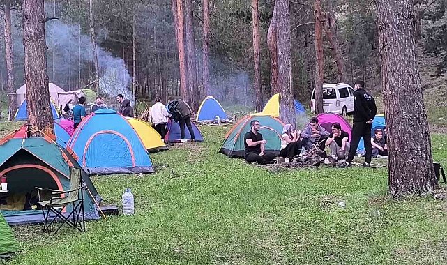Üniversite öğrencileri Uzundere'de doğayla buluştu