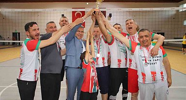 Voleybol turnuvasının şampiyonu belli oldu