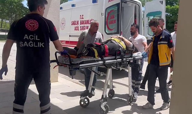 Yolcu otobüsü ile otomobil çarpıştı: 1 yaralı
