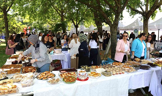 Ziraat fakültesinde geleneksel tomurcuk şenliği