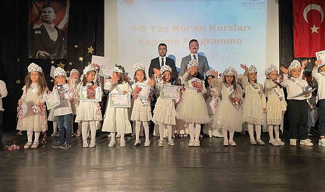 4-6 yaş Kur'an kursu öğrencilerinden yılsonu etkinliği