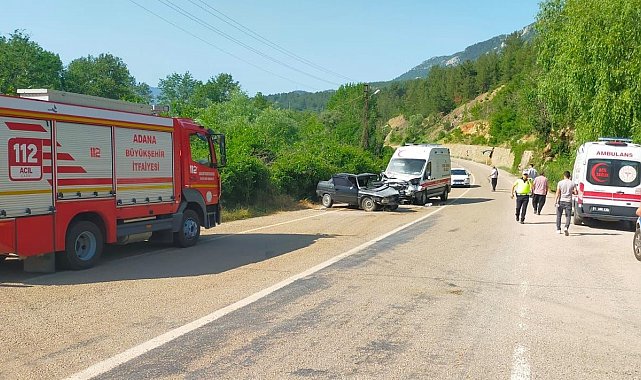 Adana'da ambulans ile otomobil çarpıştı: 1 ölü, 4 yaralı