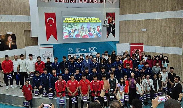 Afyonkarahisar'ın zirvedekileri ödüllerini aldı