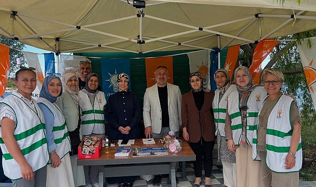 AK Parti üyelik standı Gölpark'ta vatandaşlardan yoğun ilgi gördü