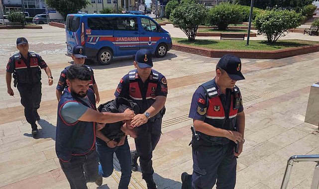 Akrabasını tornavida ile öldüren zanlı mahkemeye sevk edildi