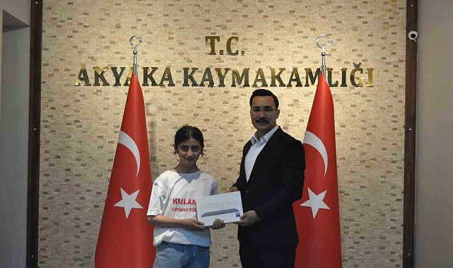 Akyaka'da başarılı öğrenci ödüllendirildi
