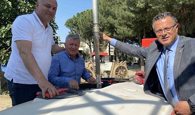 Alaşehirli çiftçiler çifte bayram kutluyor