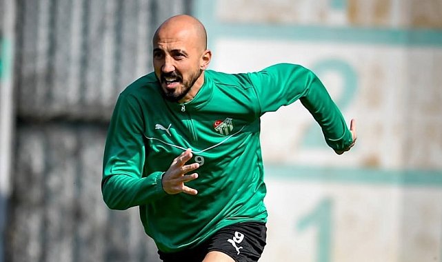 Aliağa FK, Ahmet İlhan Özek'le ilgileniyor