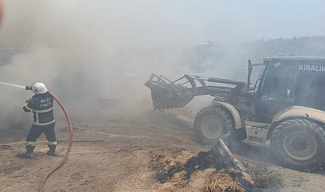 Altınözü'nde samanlık yangını
