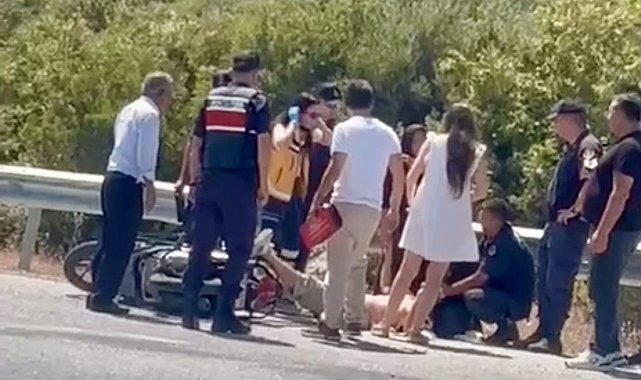 Antalya'da motosiklet devrildi, sürücü yaralandı